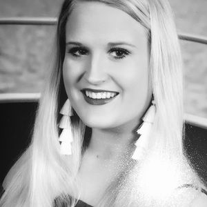 Meet your Posher, Macy